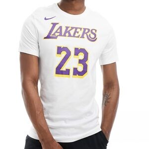 Nike Basketball NBA Unisex LA Lakers Lebron James essential graphic tee Sz M Men
